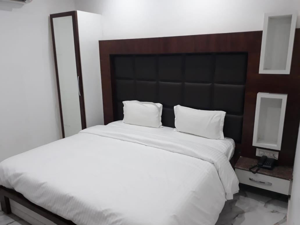 Hotel Neelam Moga 卢迪亚纳 外观 照片