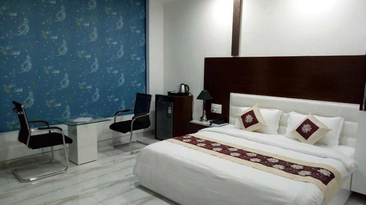 Hotel Neelam Moga 卢迪亚纳 外观 照片
