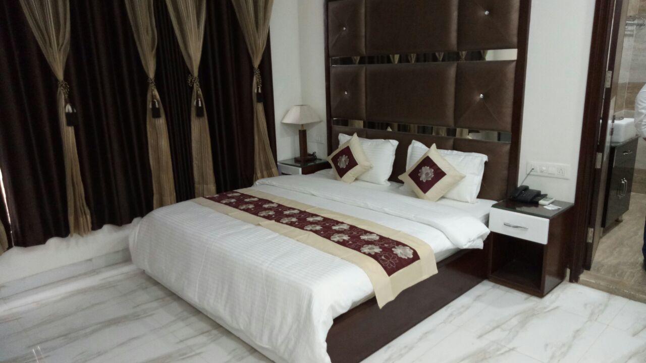 Hotel Neelam Moga 卢迪亚纳 外观 照片