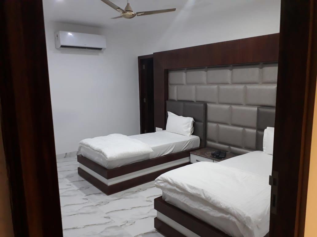 Hotel Neelam Moga 卢迪亚纳 外观 照片